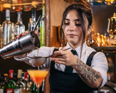 Bartender mulher credito shutterstock 768x401